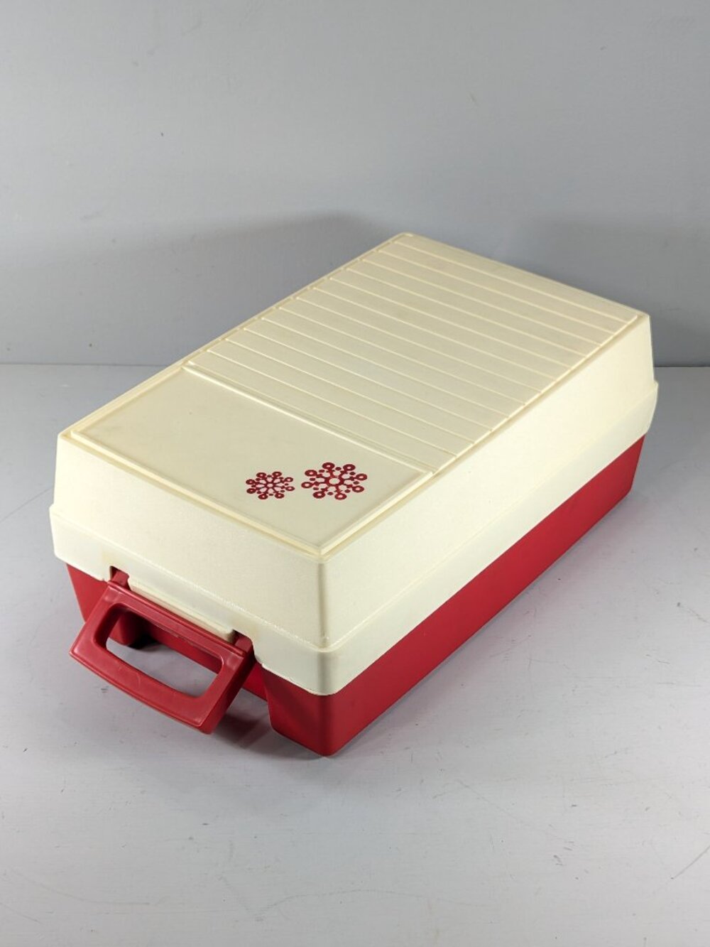 1970s Rubbermaid Sidekick polystyrene insulated travel cooler box
